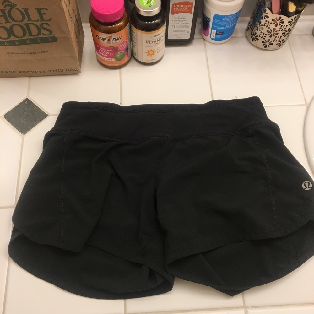 black lulu lemon shorts